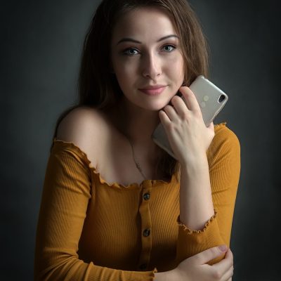 girl, telephone, smartphone-4387943.jpg